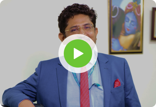 Professor speaking about online learning approach